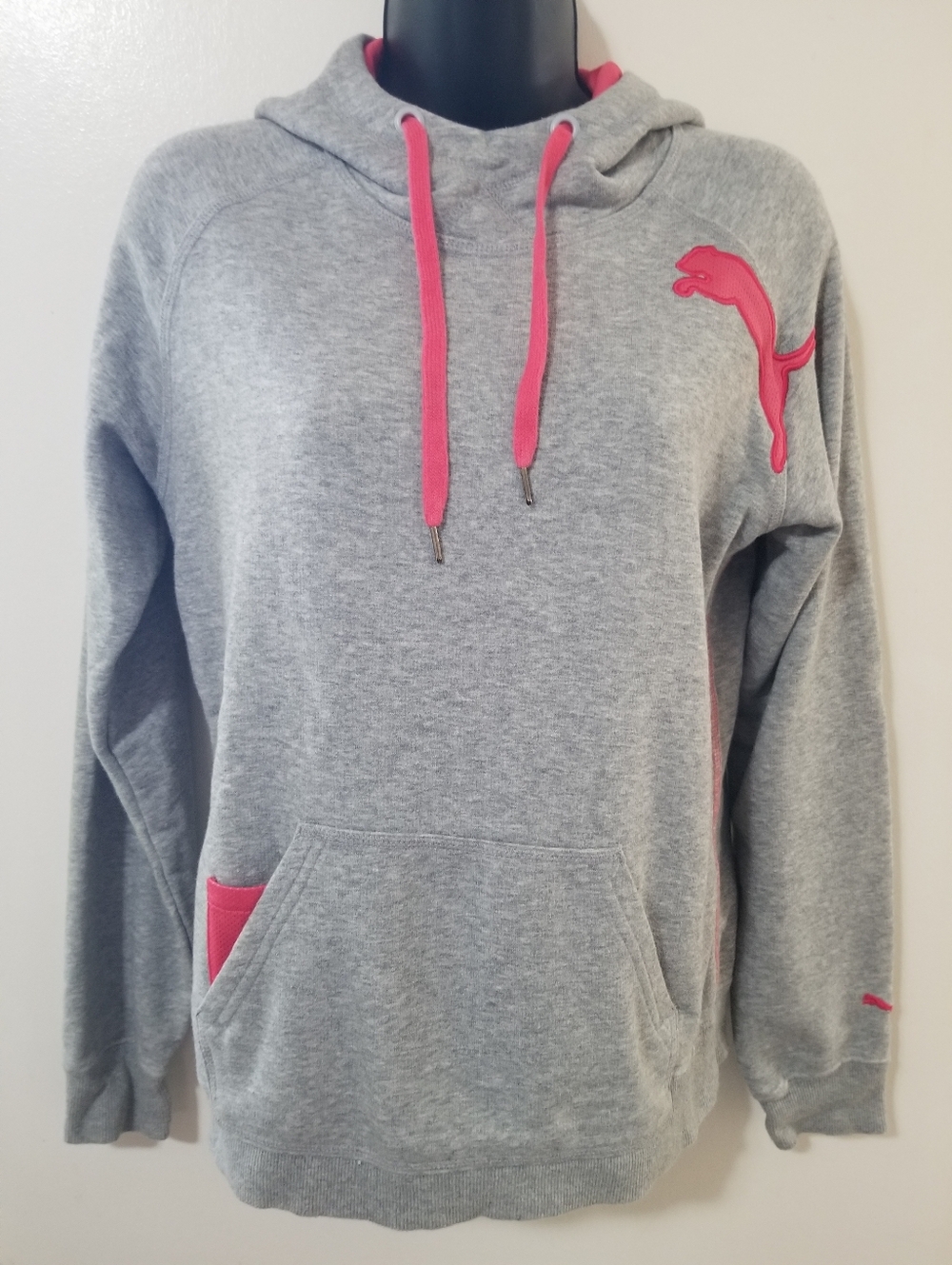 Puma Grey Hoodie Pink Logo Small Kangaroo Pocket Athletic Sweatshirt Small